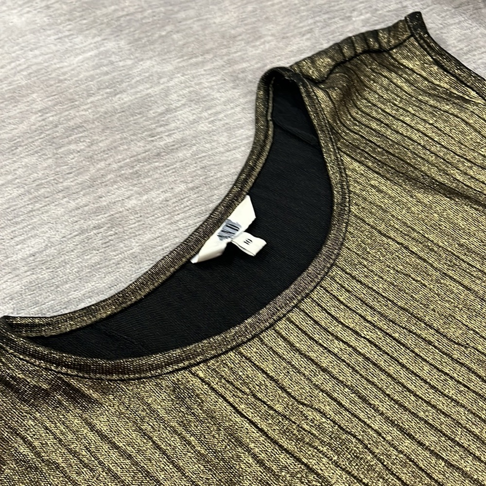 Gold/bronze color bodycon dress. Never worn - Picture 2 of 3